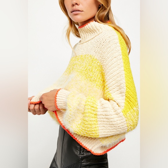 Free People Sweaters - Free People Sunbrite Sweater - Small - women's fuzzy knit yellow cream pullover